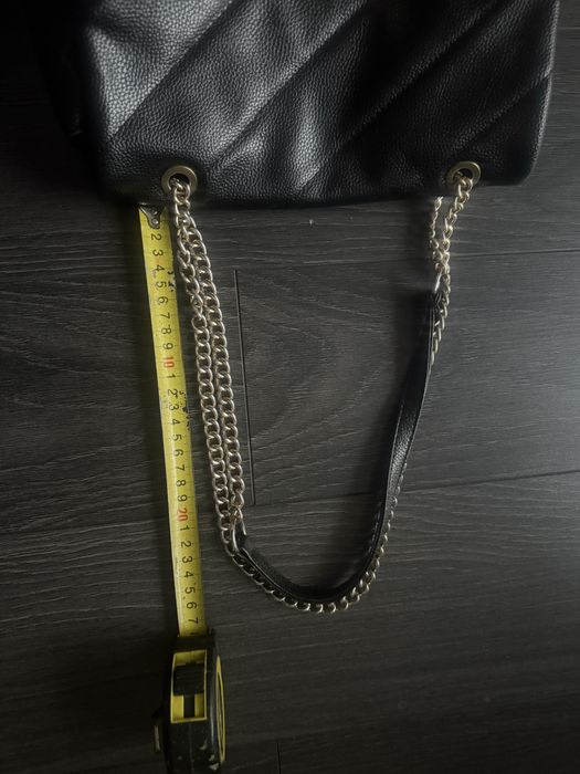 Czarna torebka z klamra jakółek