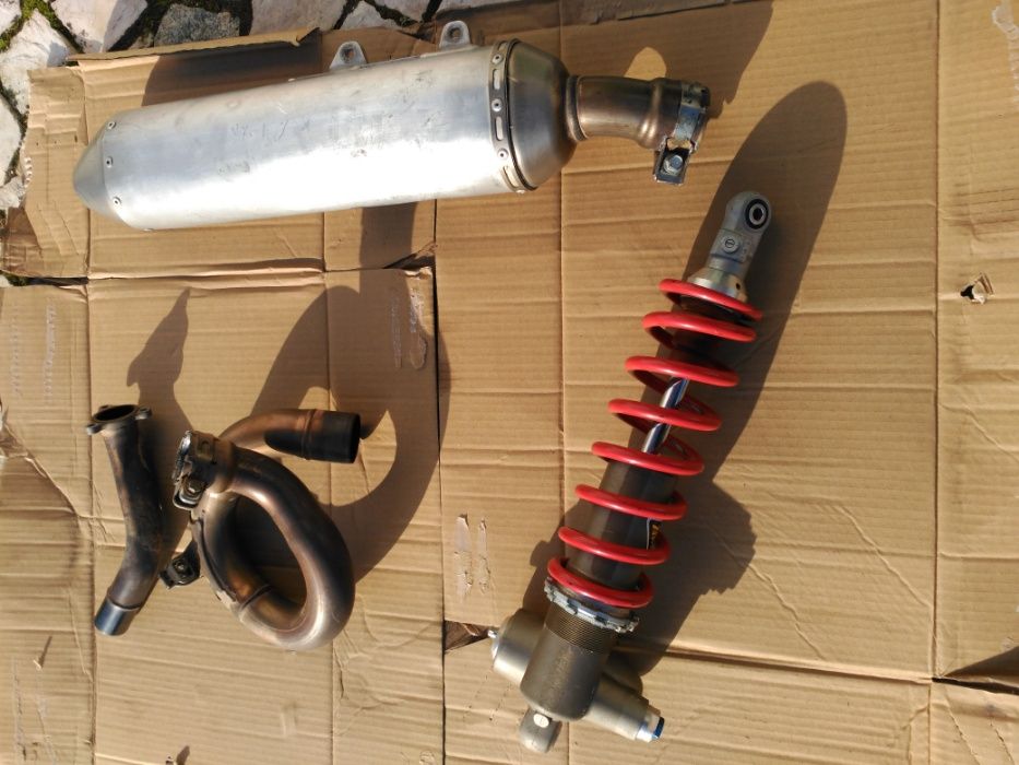 Amortecedor traseiro e coletor Escape  YZ450F 2012