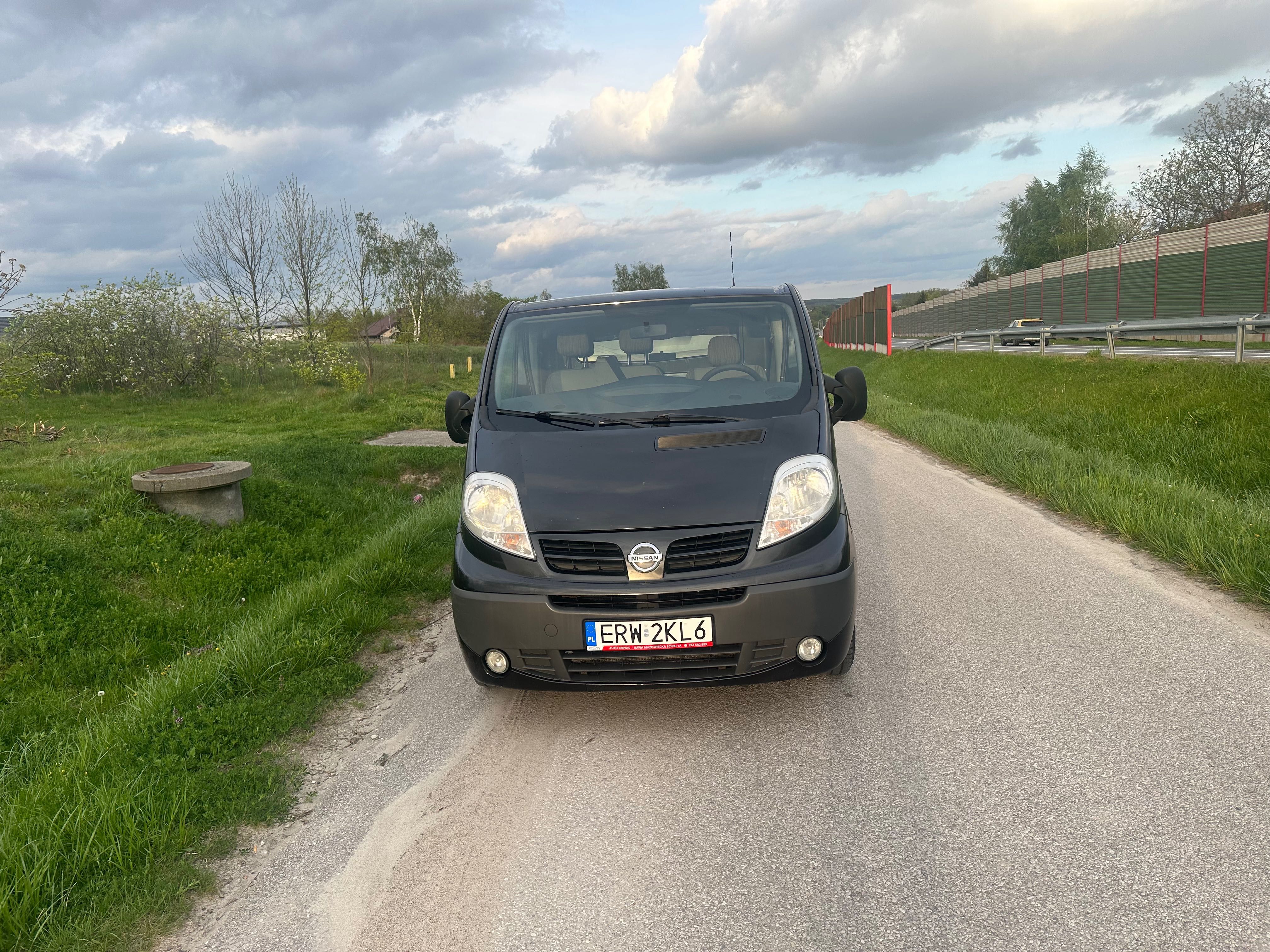 Nissan Primastar Trafic Vivaro long