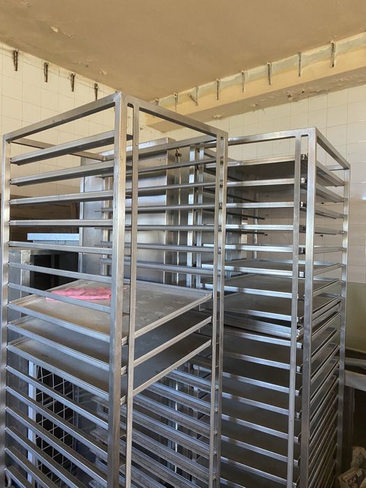 Carrinho Porta Tabuleiros NOVO + OFERTA 6 TABULEIROS NOVOS