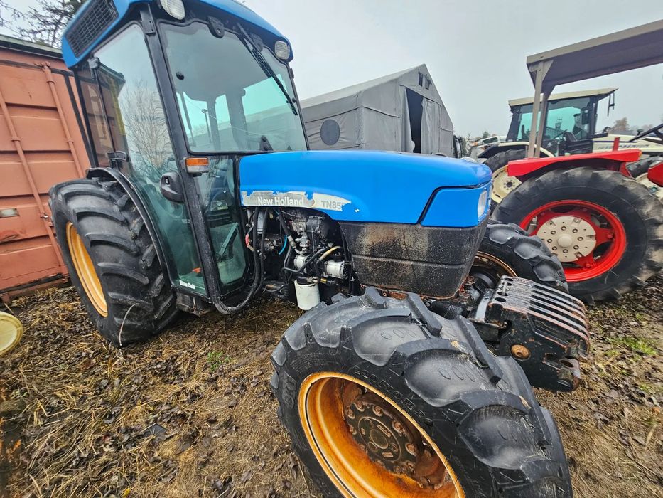 New Holland U2D6 ( w dokumentach) , model handlowy TN 85 FA  BLACK New holland U2D6 TN 85 FA ciągnik sadowniczy SUPER STEER