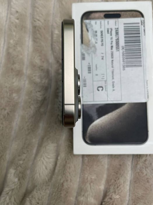 iPhone 15 pro max 256 Natural titanium