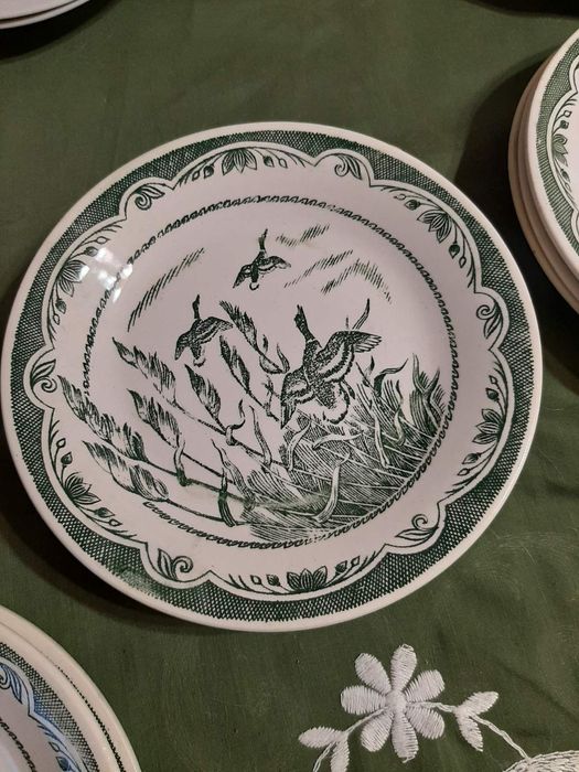 Тарелка фаянсовая"Охота.Утки в камышах",Буды винтаж ссср