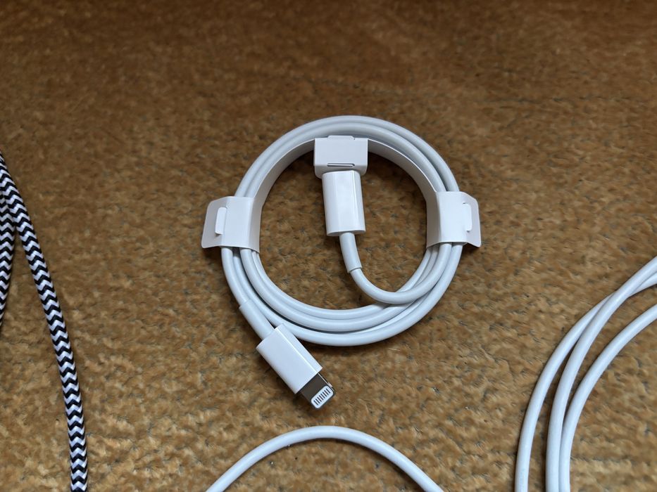 Кабель для зарядки айфона