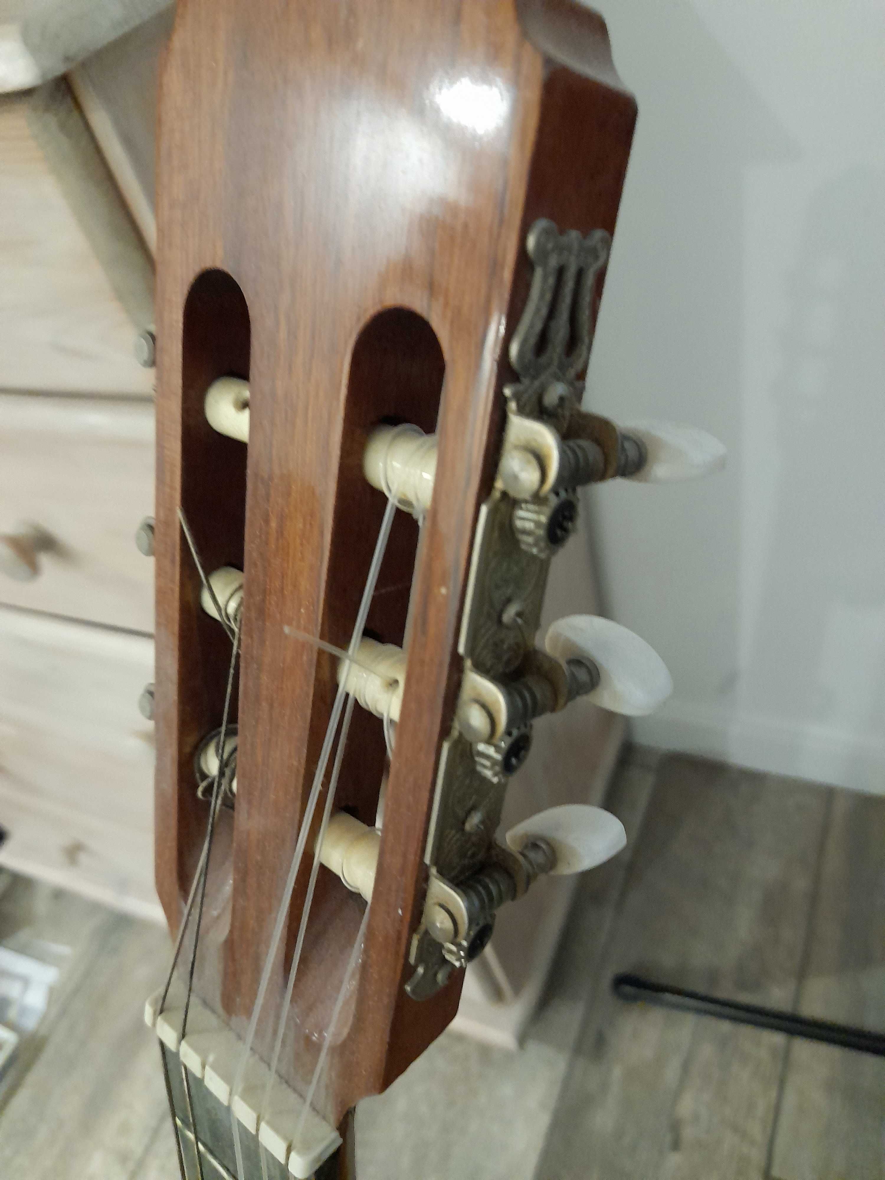Gitara Admira malaga
