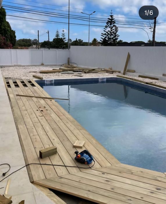 Deck em pinho macico tratado