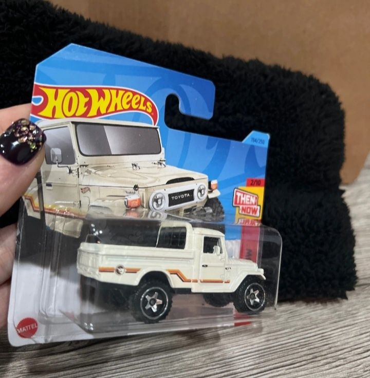 Toyota land cruiser TH hot wheels