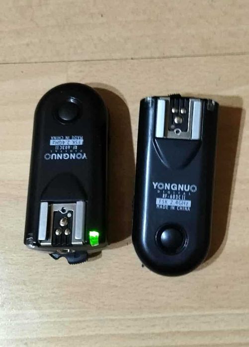 Odbiorniki radiowe Yongnuo RF-603C II do Canon  2 sz+ lampa led MK-140