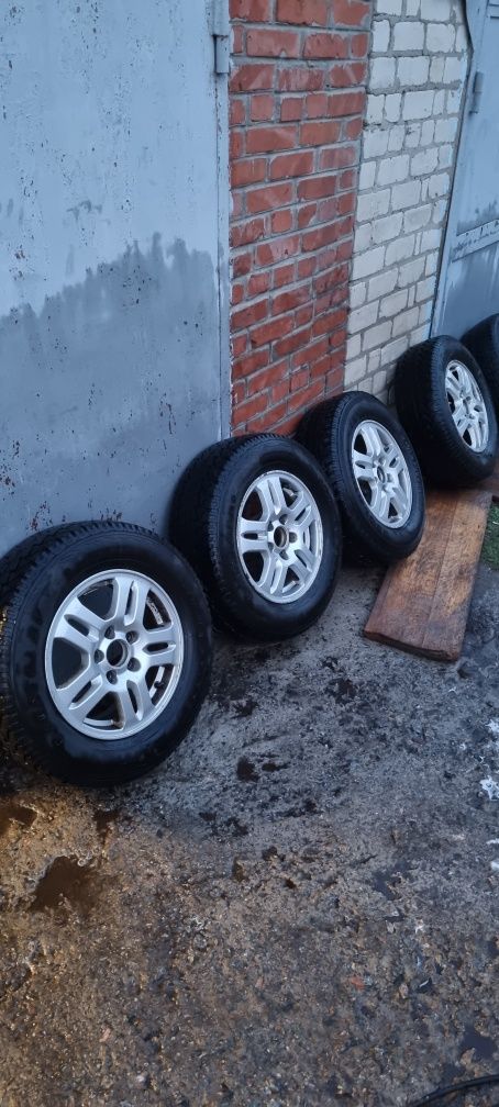 Колеса диски 5 114.3 r15 205 70 15 в сборе диски литые Honda CR-V