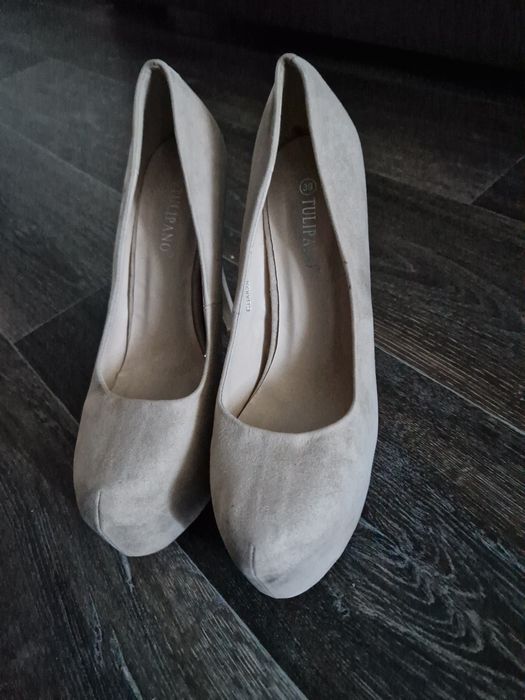 Туфли на каблуке замшевые женские р. 39