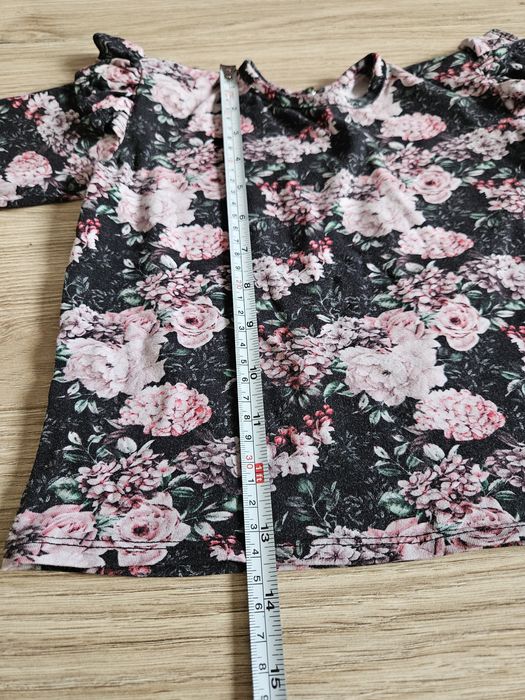 Bluzka z falbankami na ramionach handmade Nala w kwiaty
