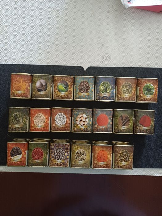 20 latas metálicas para especiarias