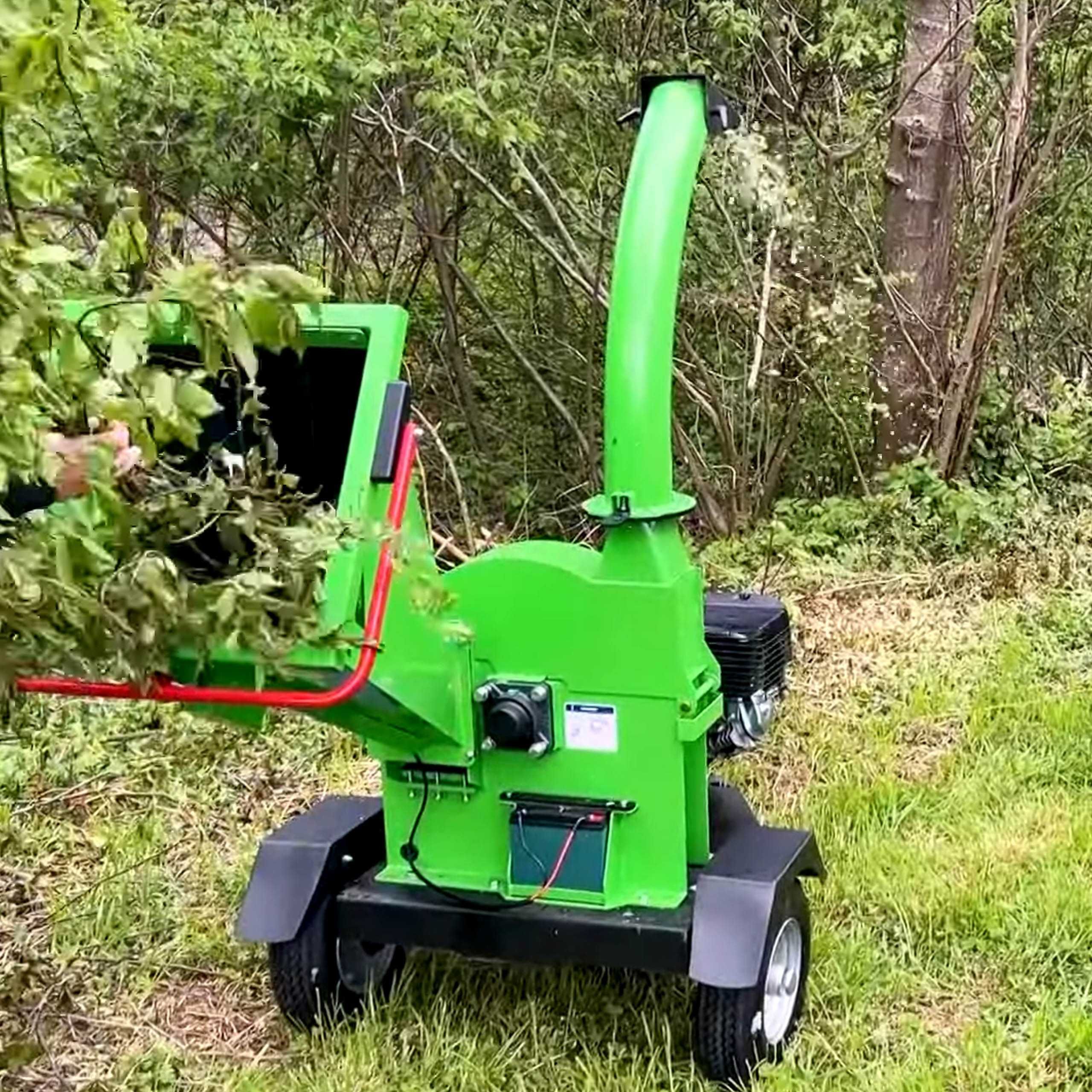 Spalinowy rębak rozdrabniacz tarczowy ZIPPER ZI-HAEK15000