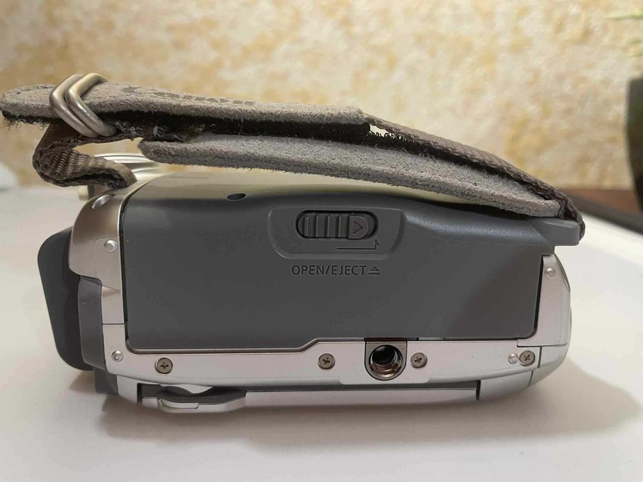 Відеокамера Canon MV890+сумка