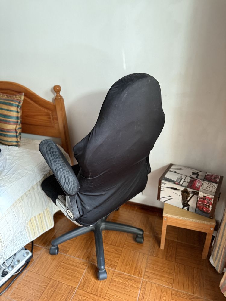 Cadeira de escritório / gaming com capa