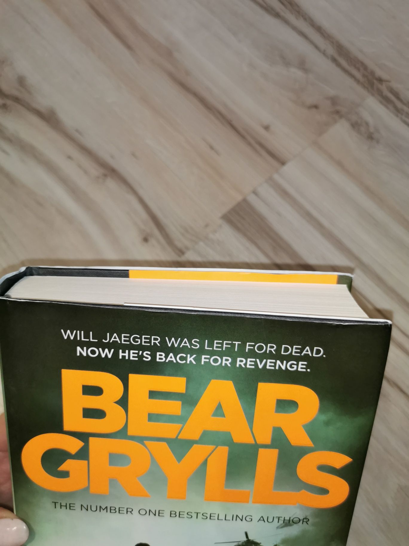 Książka Bear Grylls Ghost Flight po angielsku