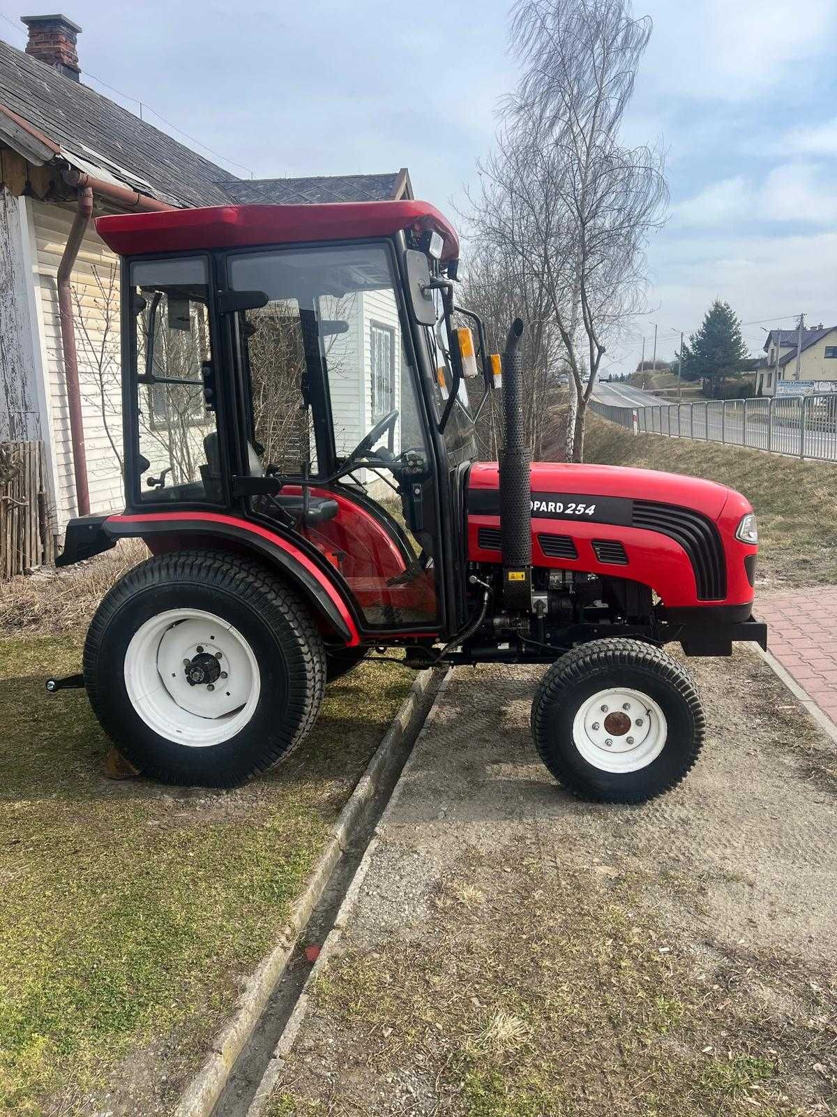 Traktor Foton- Europard 254 4x4 Kabina jak Nowy (Iseki Kubota Yanamar)
