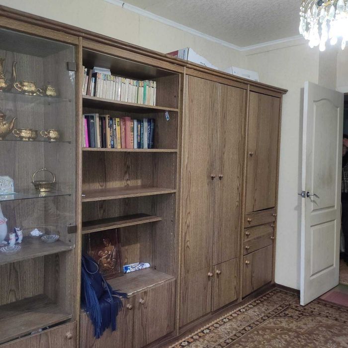 Комната для женщины на Победе-2.  Коммунальные услуги входят в цену