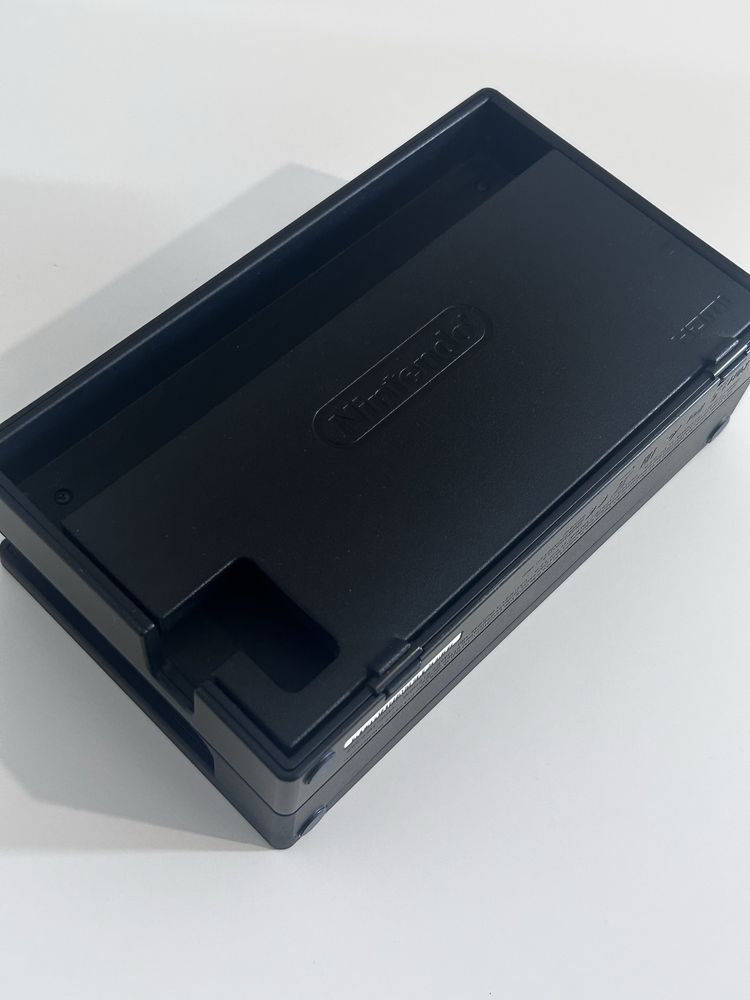 Nintendo Switch v2 + 2 gry - komplet, stan idealny