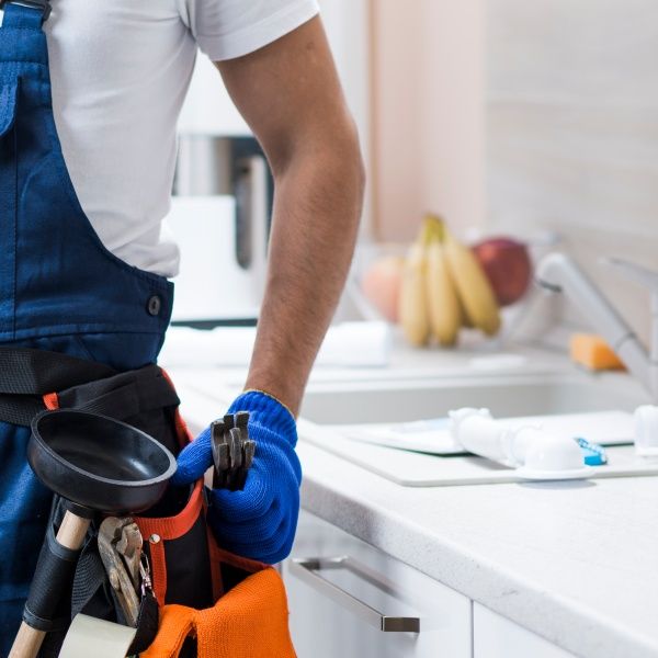 Сантехнік . сантехнік