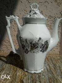 Старовинний фарфоровий чайник номерний з клеймом лев на щиті