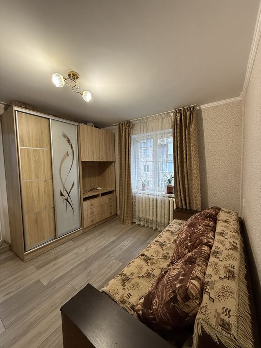 Однокімнатна на 4 поверсі