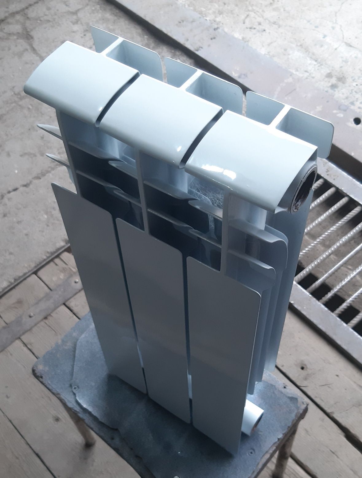 Радиатор отопления биметаллический (3 секции)