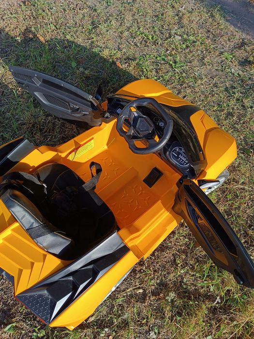 Дитячий автомобіль на радіо керуванні Bambi Racer М4796.