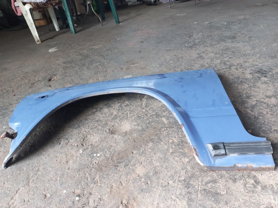 Продам крило ліве 2107.