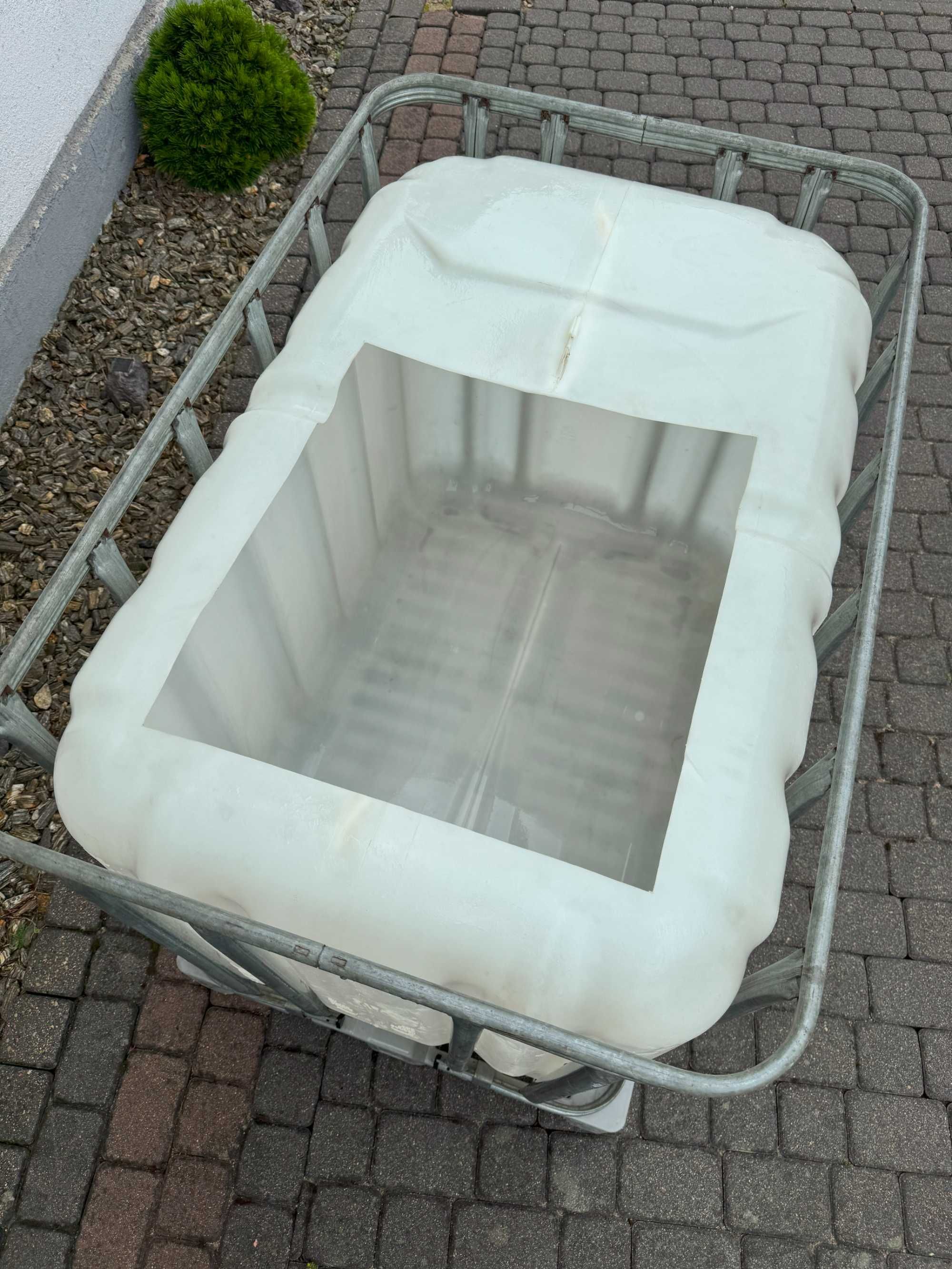 Mauzer zbiornik na wodę czysty 700 litrów nie 1000