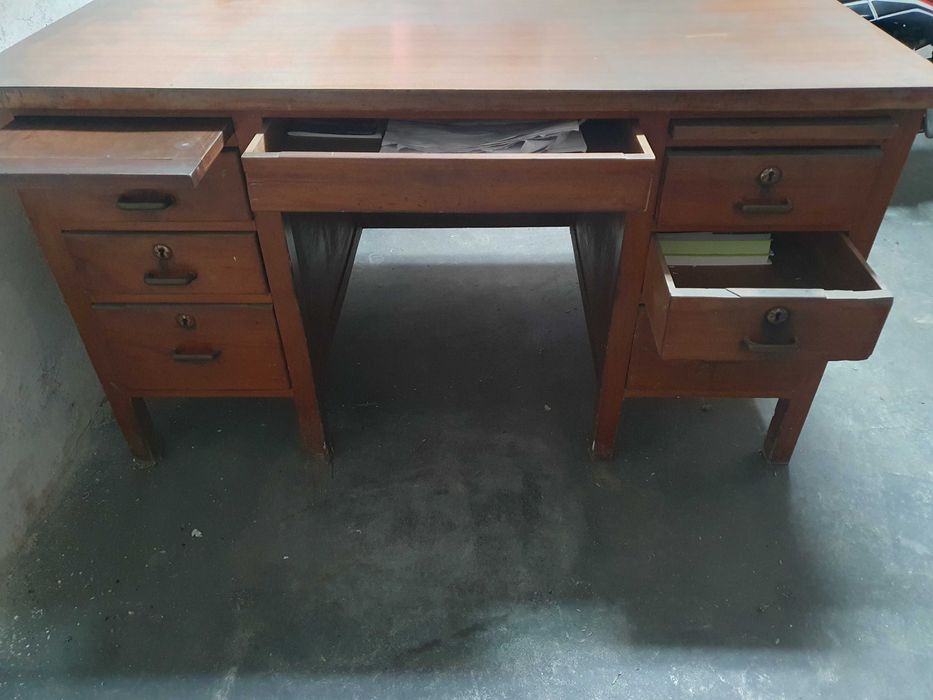 Secretária Antiga