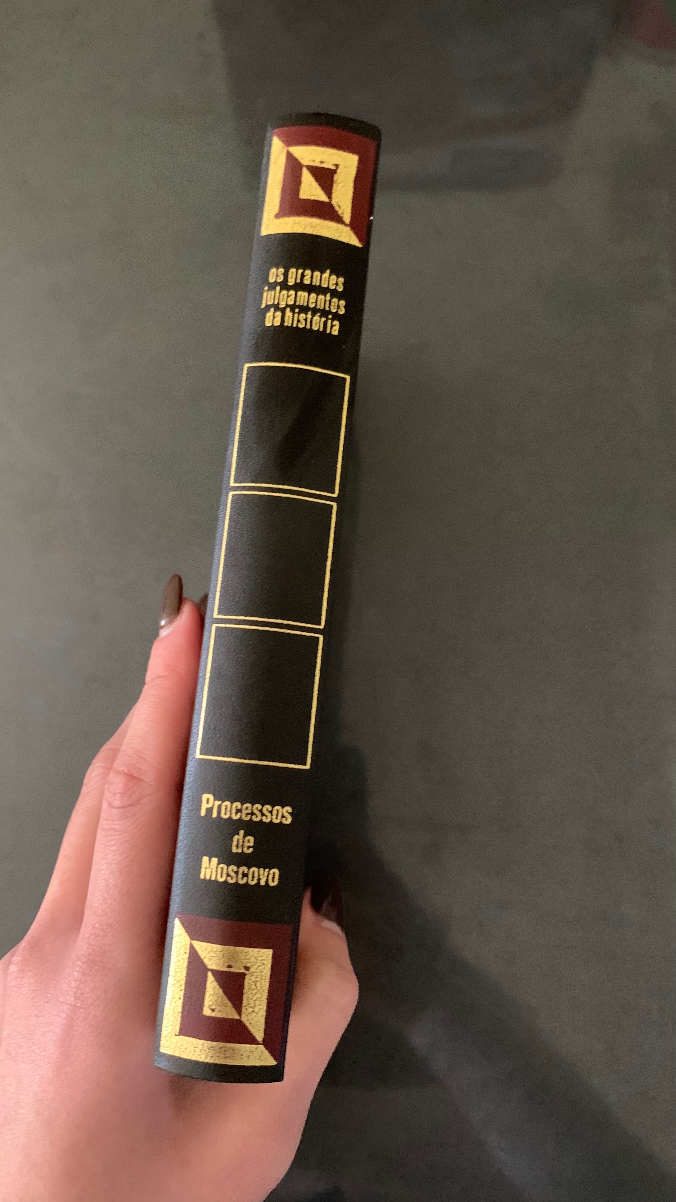 Livro “Os grandes julgamentos da história - processos de Moscovo”