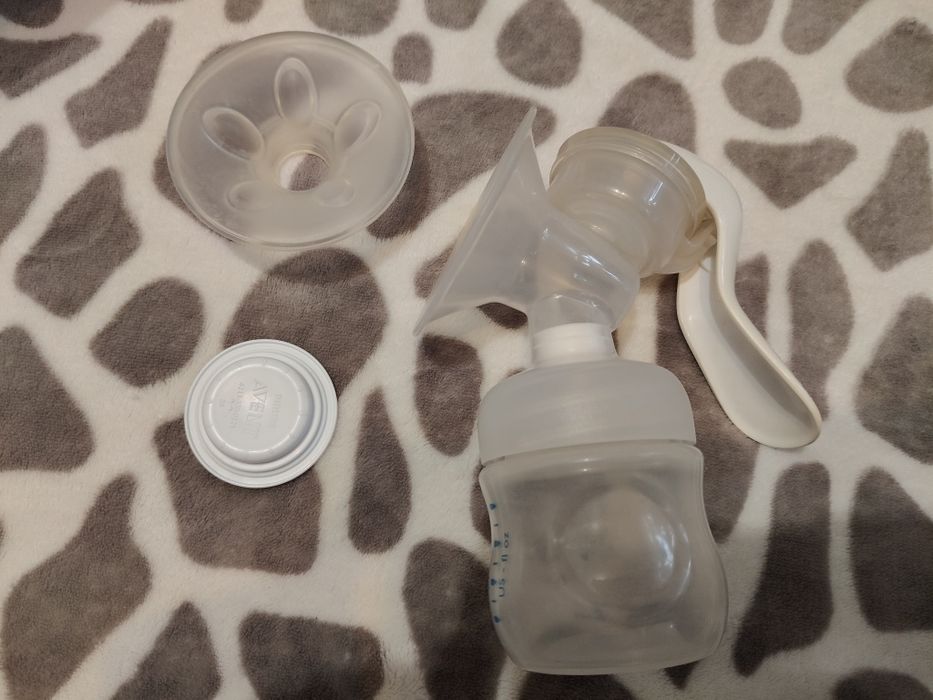 Молоковідсмоктувач + контейнери для зберігання молока