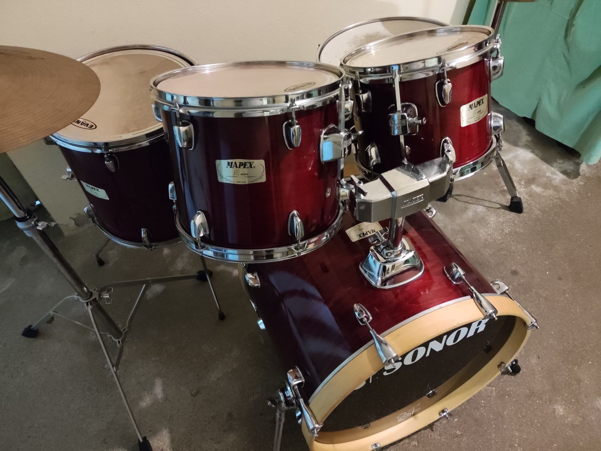 Bateria Mapex pratos zildjian