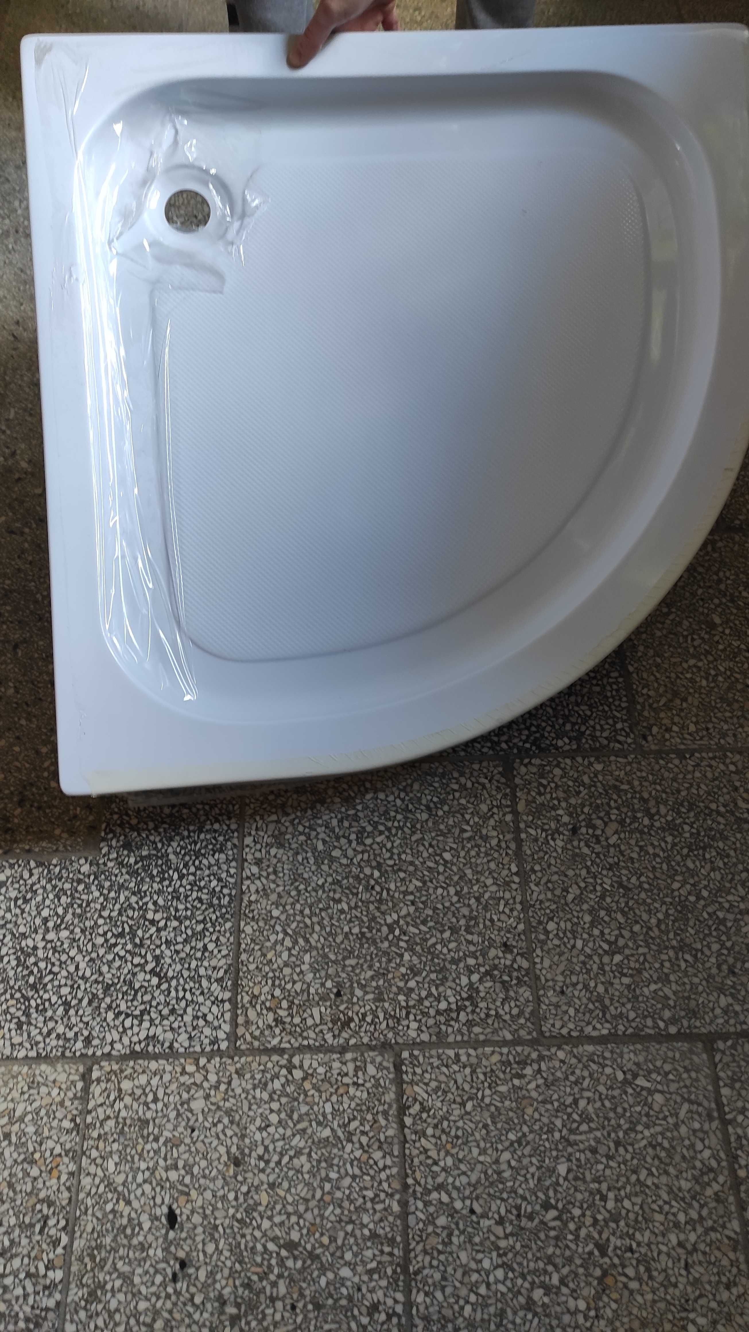 Nowy brodzik proxima 80x80 półokrągły niski akryl biały