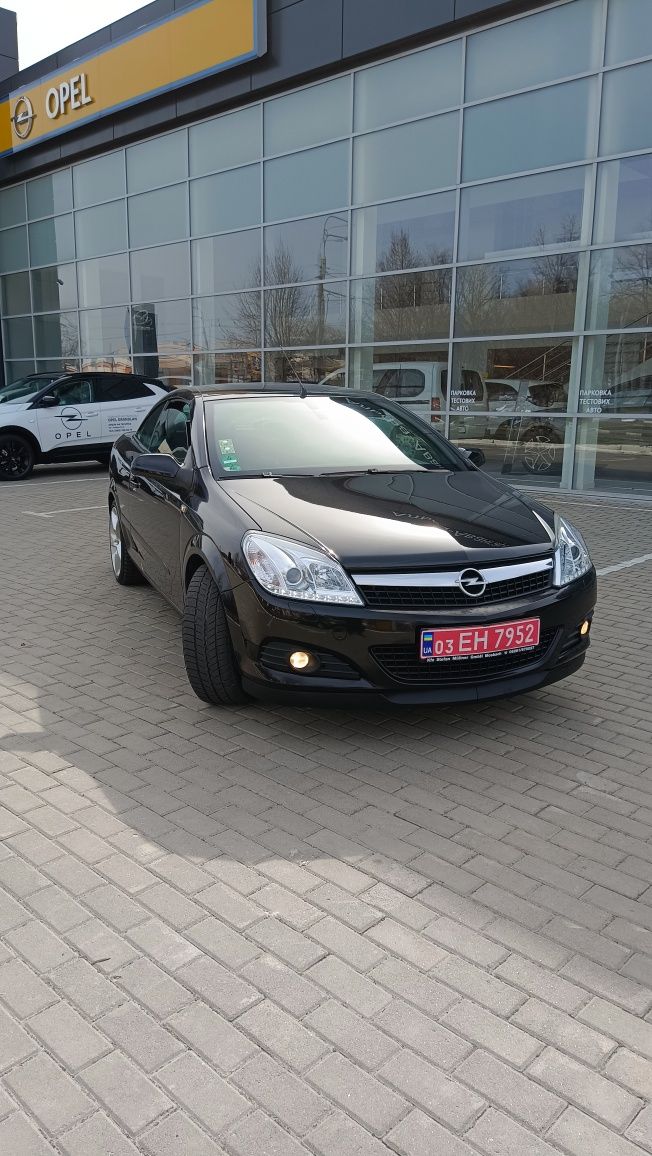 Opel Astra H TwinTop 1.8 газ/бенз купе-кабріолет,щойно з Німеччини.