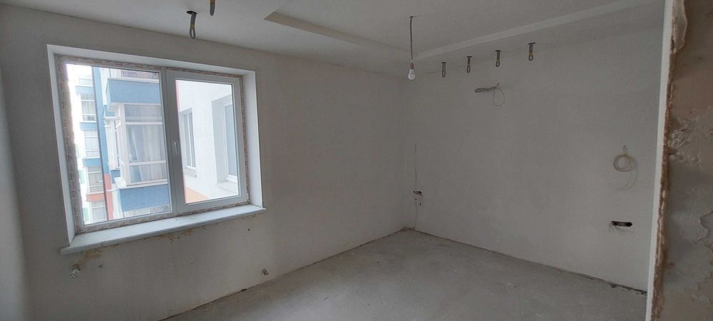 Продам 2 кімнату квартиру 70м2 біля парку з ремонтом