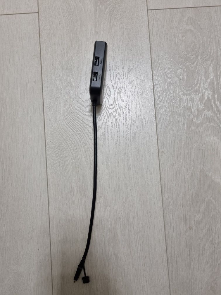 Cable Matters - Wielofunkcyjny HUB USB 3.0 DisplayPort Multiport