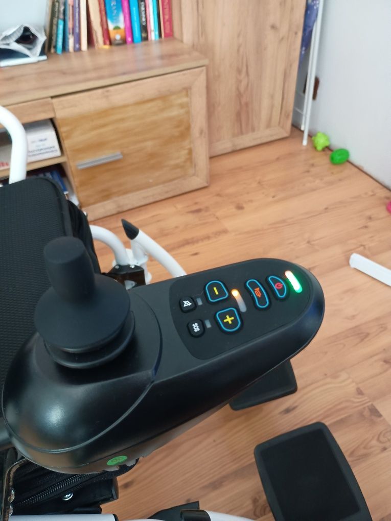 Wózek elektryczny inwalidzki