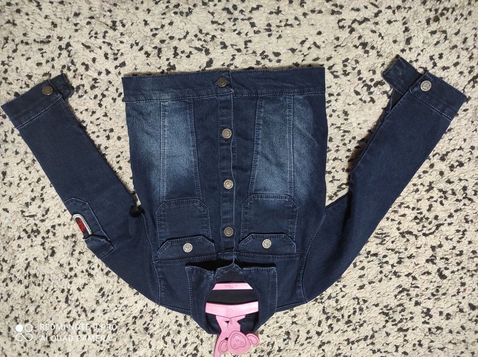 Продам джинсову куртку,куртку