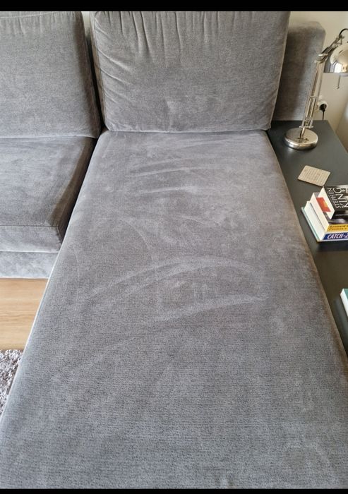 Sofá com chaise longe