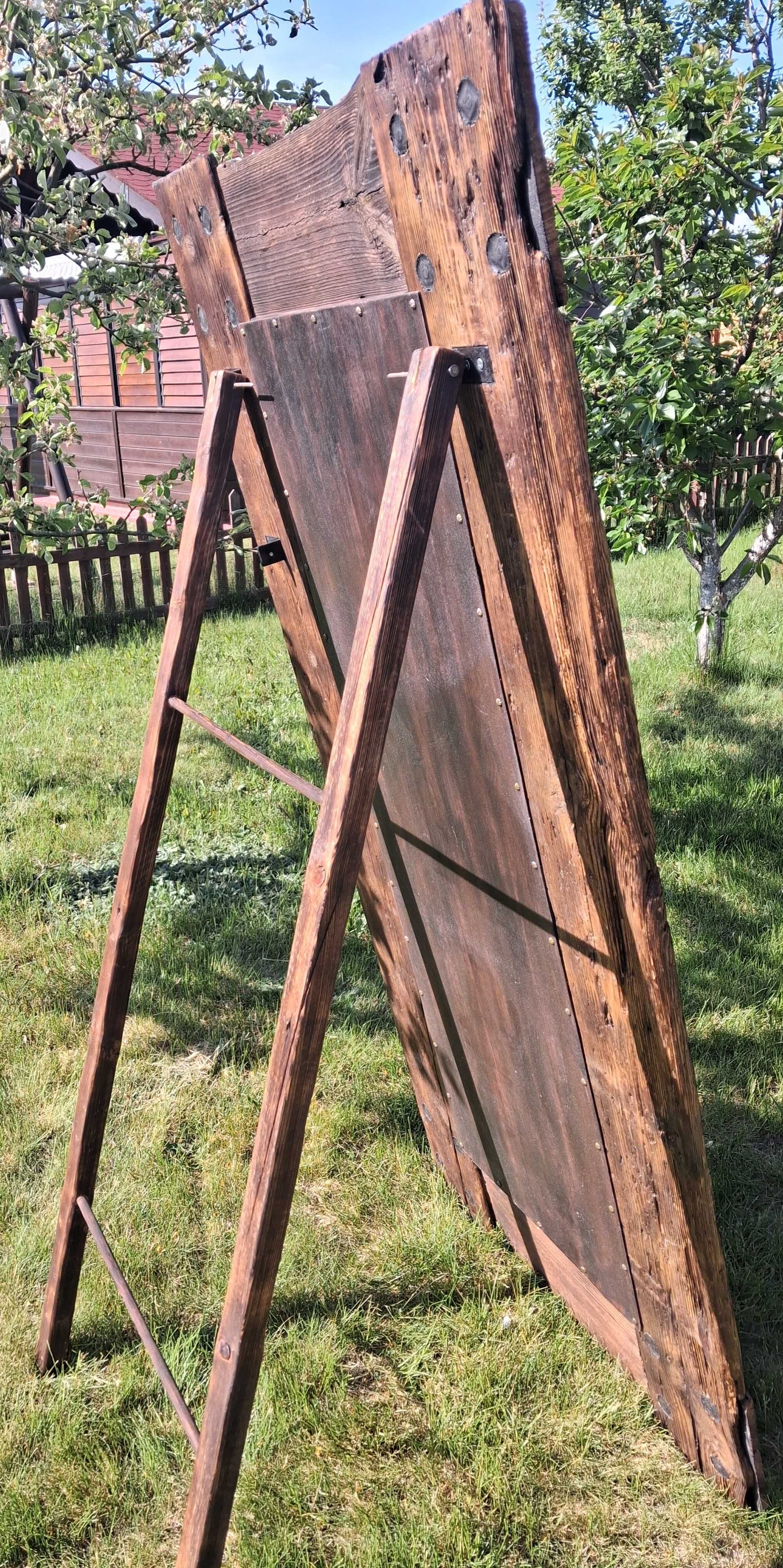 Lusto vintage stojące rzeźba duże