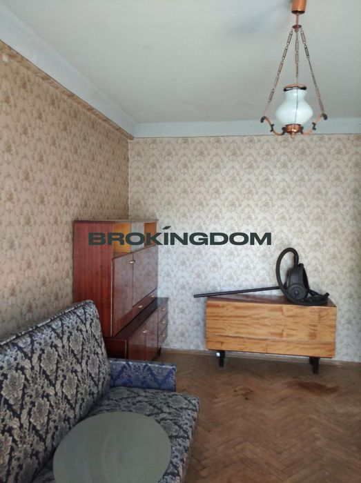 Продаж 3к квартири по вул Соломьянська 32