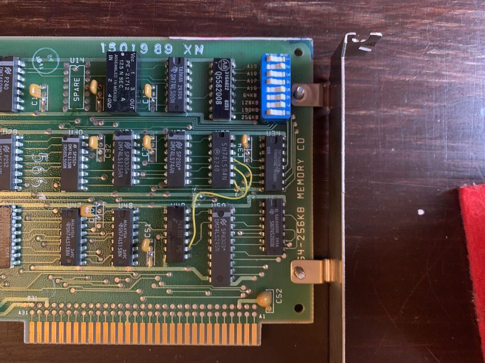 IBM Pc/XT z monitorem i klawiaturą oraz drukarką igłową