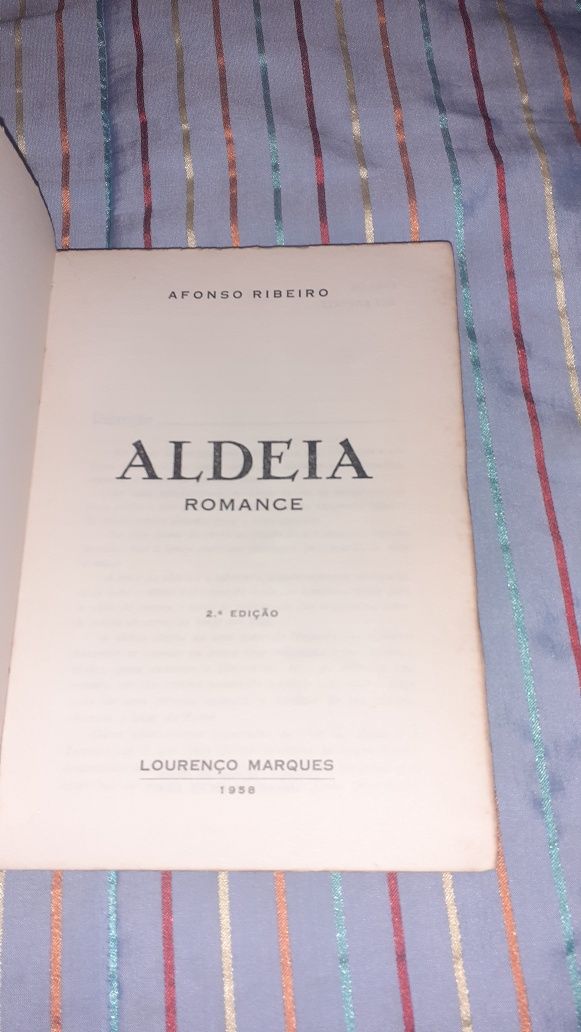 Afonso Ribeiro  Aldeia livro raro Moçambique 1958 censurado