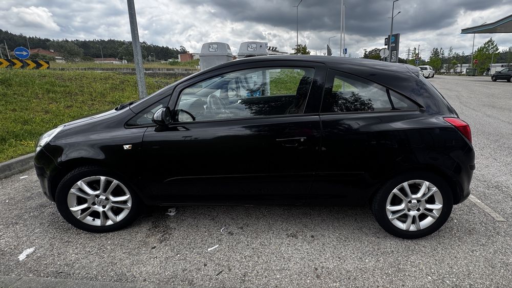 Corsa Preto 5 lug. GTC 1.3cdti