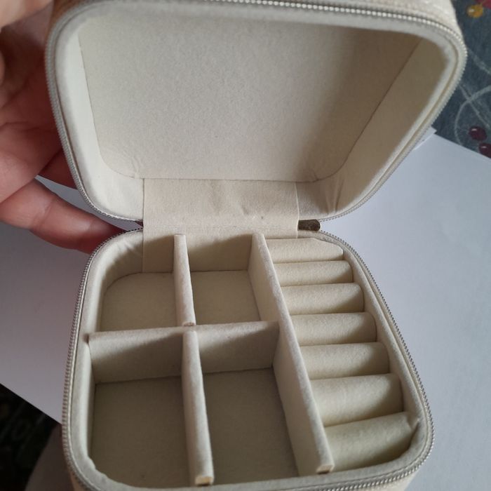 Pudełko na biżuterię