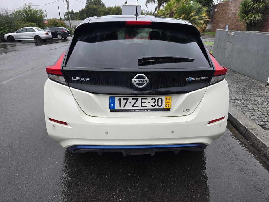 NISSAN Leaf 40 kWh N-Connecta SALVADO
