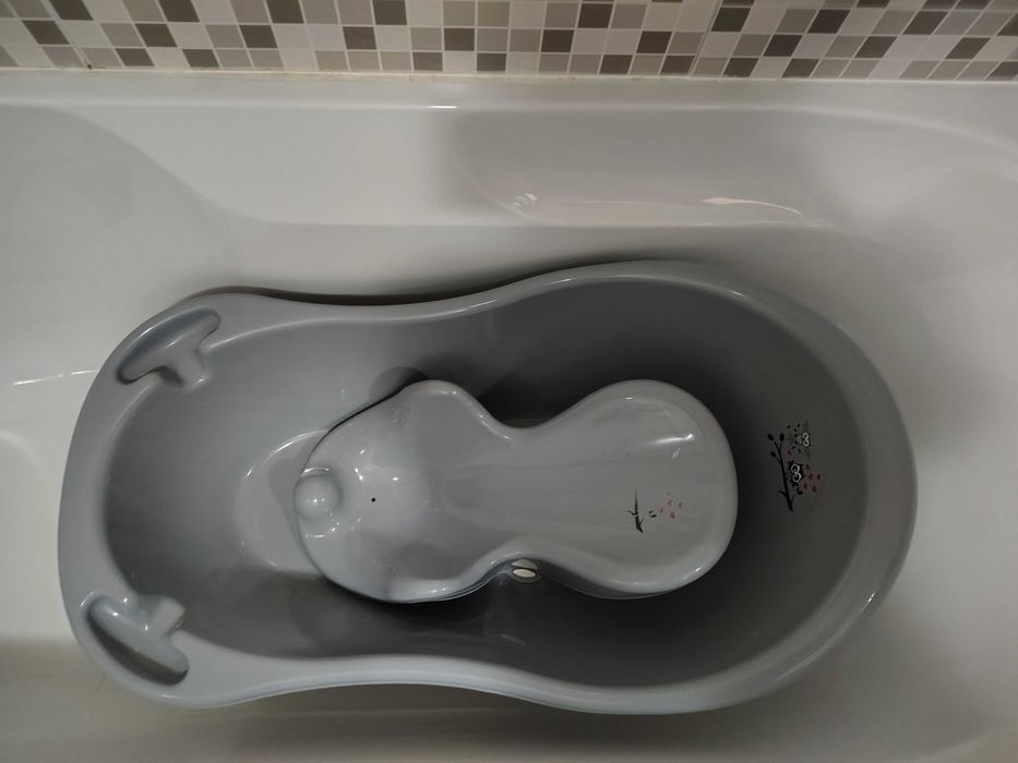 Banheira de criança com redutor e suporte