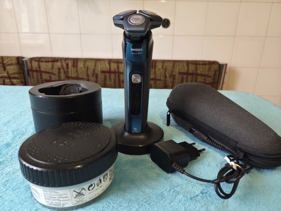 Електробритва Phillips S7786 SkinIQ